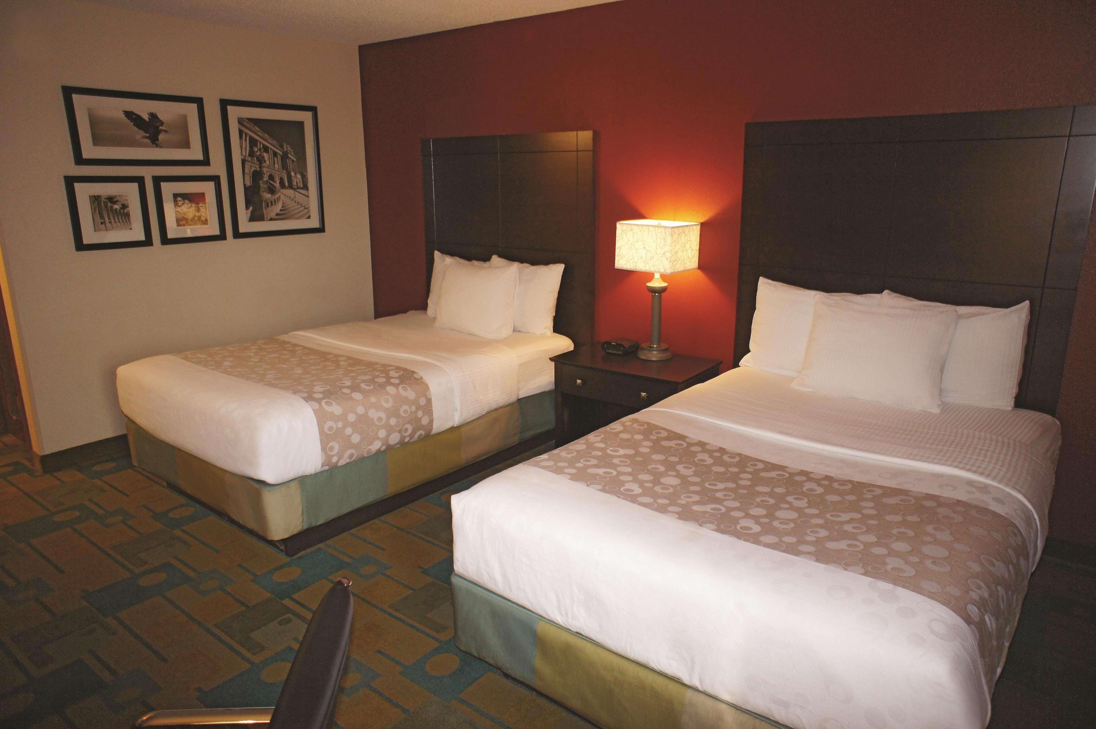La Quinta By Wyndham Plattsburgh Hotel Exterior foto