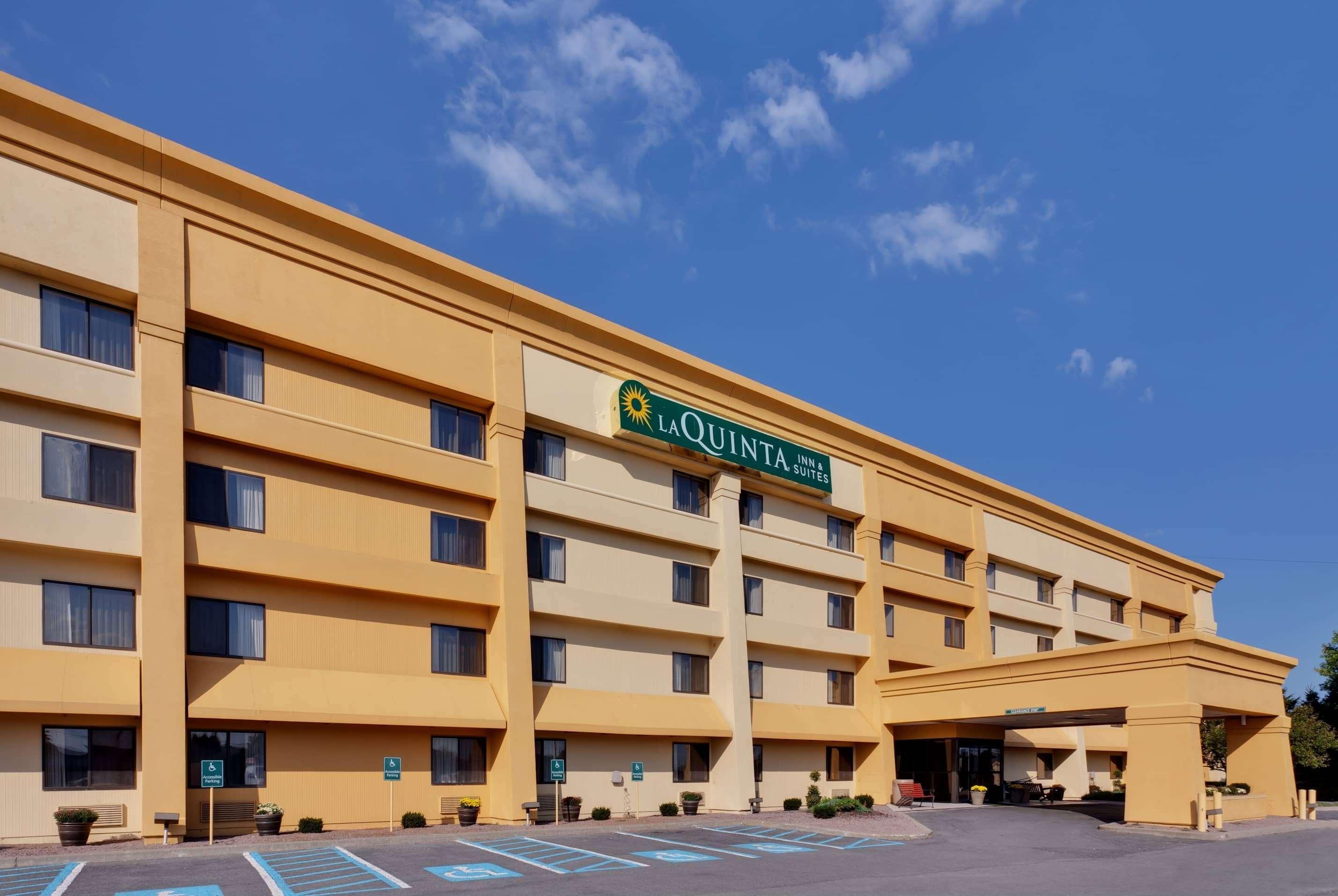 La Quinta By Wyndham Plattsburgh Hotel Exterior foto