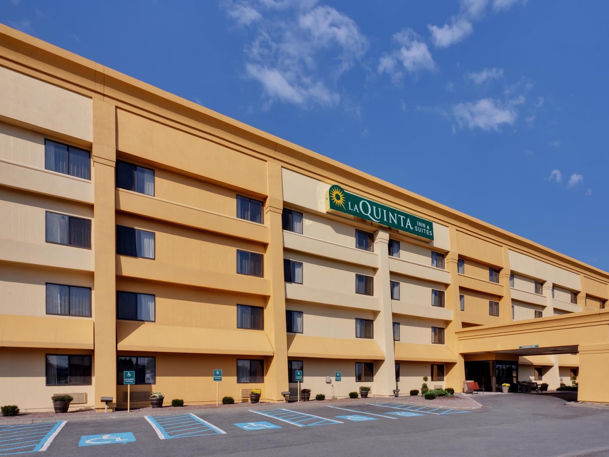 La Quinta By Wyndham Plattsburgh Hotel Exterior foto