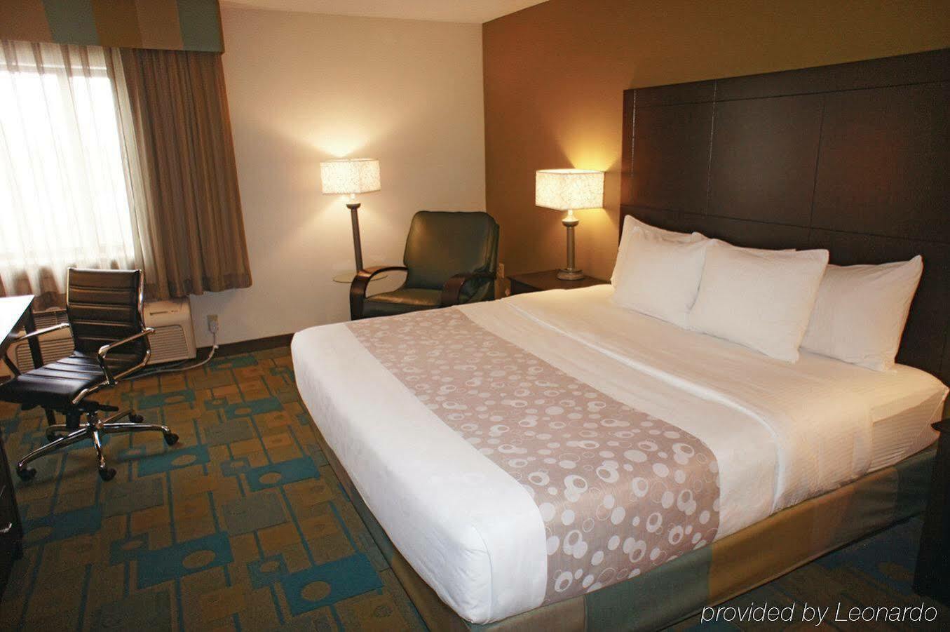 La Quinta By Wyndham Plattsburgh Hotel Exterior foto